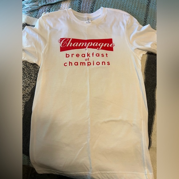 Champagne Breakfast of Champions Graphic Tee NWOT
100% Cotton - Picture 1 of 4